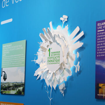 Création d'un paysage urbain en papier pour le stand d'Engie au salon des maires à Paris