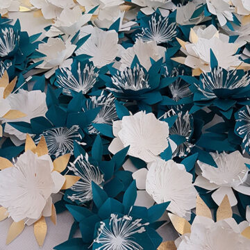 broches fleurs en papier