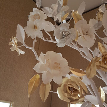 fleurs et feuilles en papier pour la maison chanel