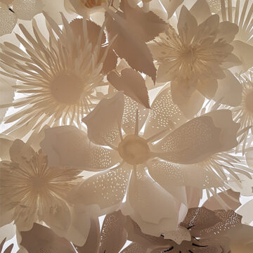 fleurs en papier pour la décoration de l'hôtel sofitel arc de triomphe